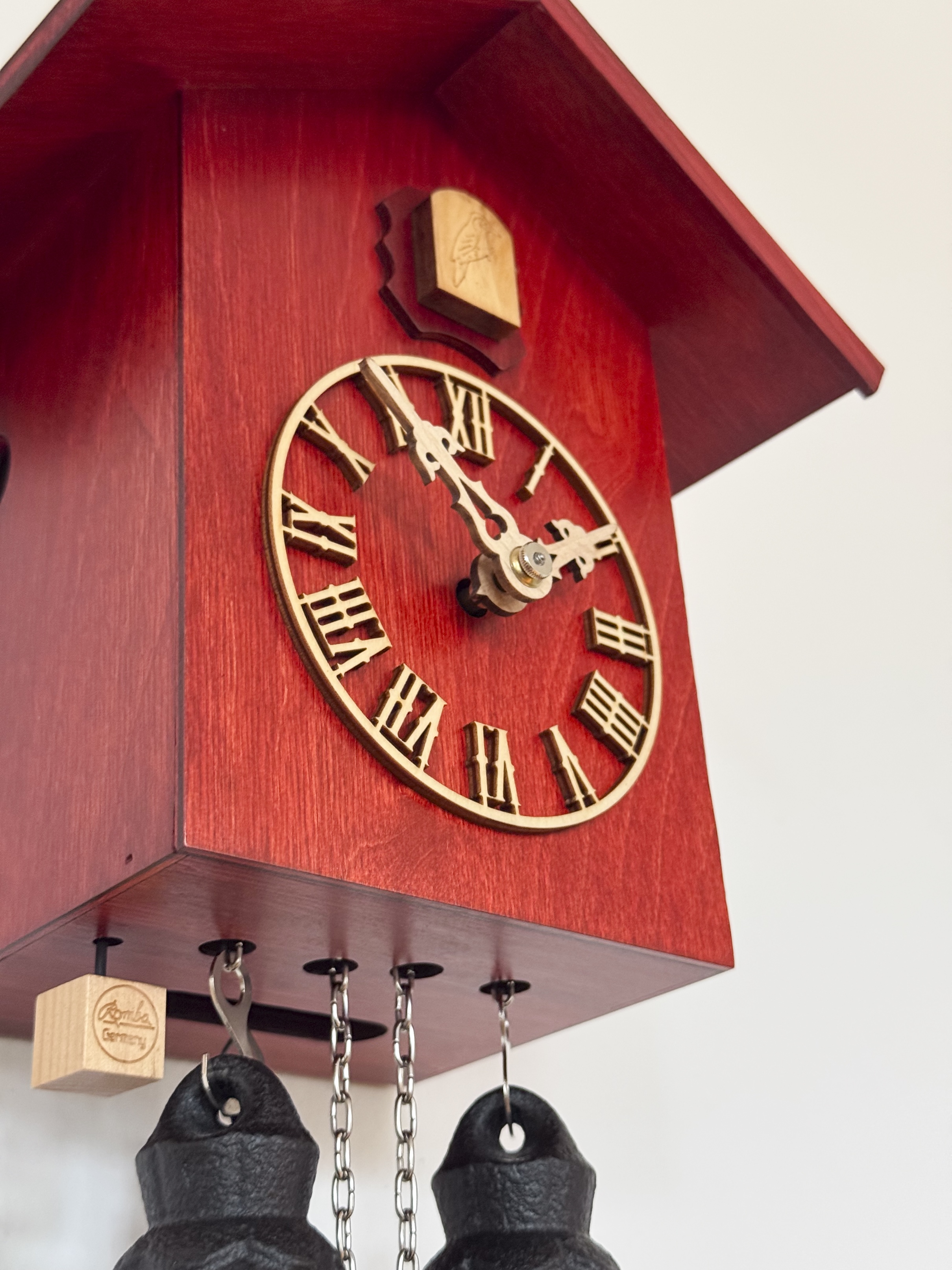 LIFE - Design Kuckucksuhr (rot mit Ziffern) Rombach & Haas Kopie