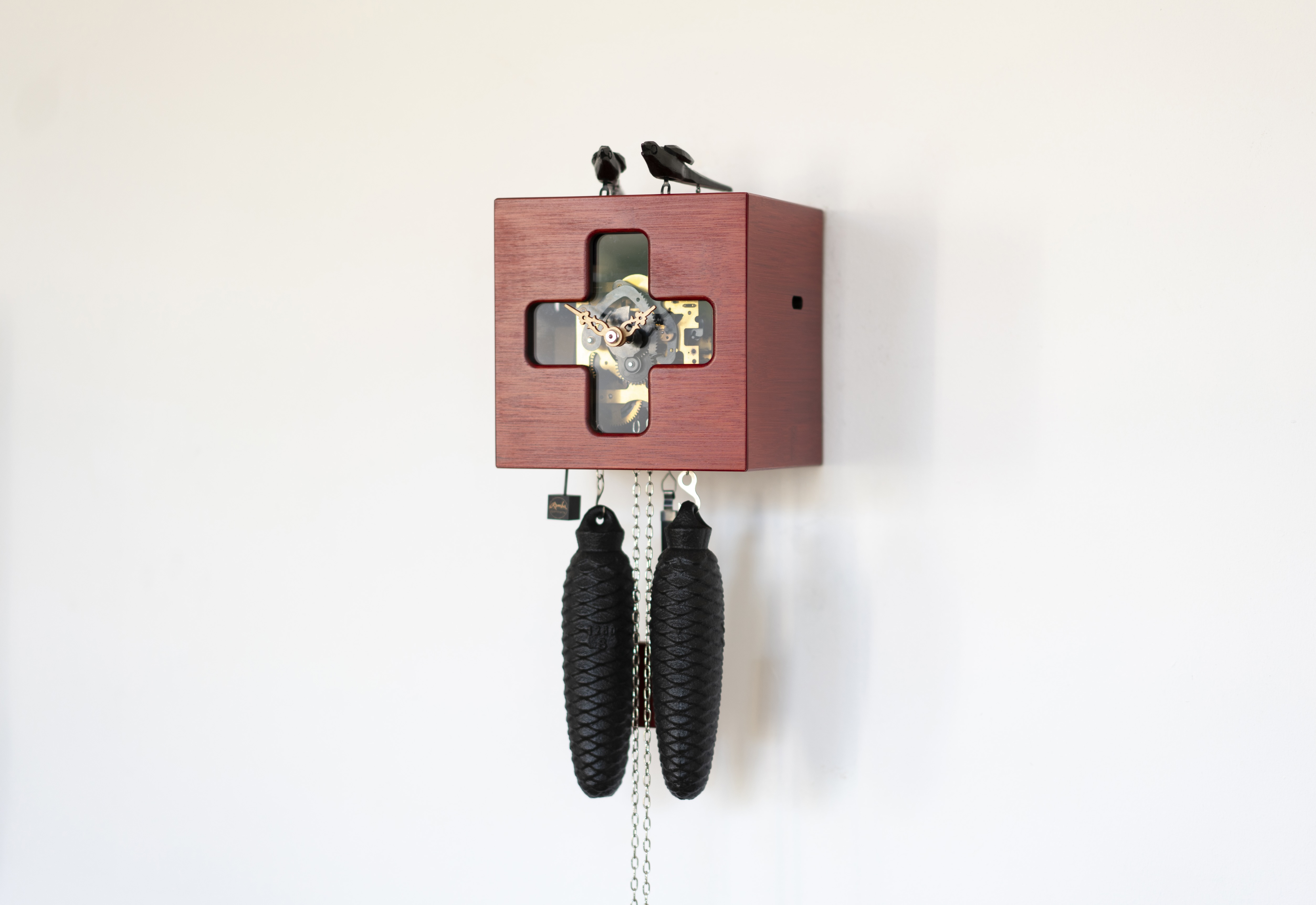 DUETT - Design Kuckucksuhr (rot / Einblick in die Mechanik) Rombach & Haas