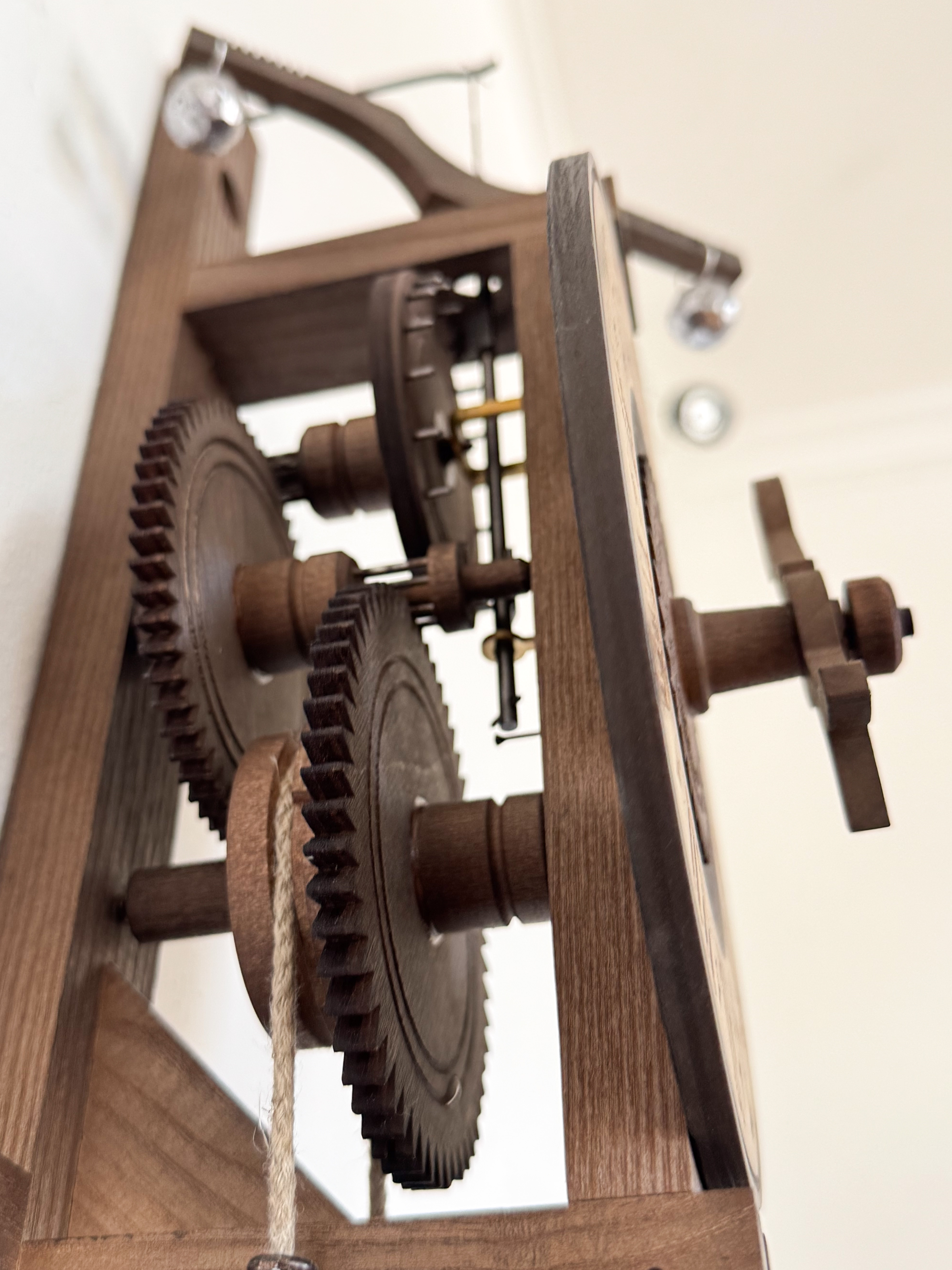 TRADITION Holzräderuhr mit Waagbalken "Anno 1640"