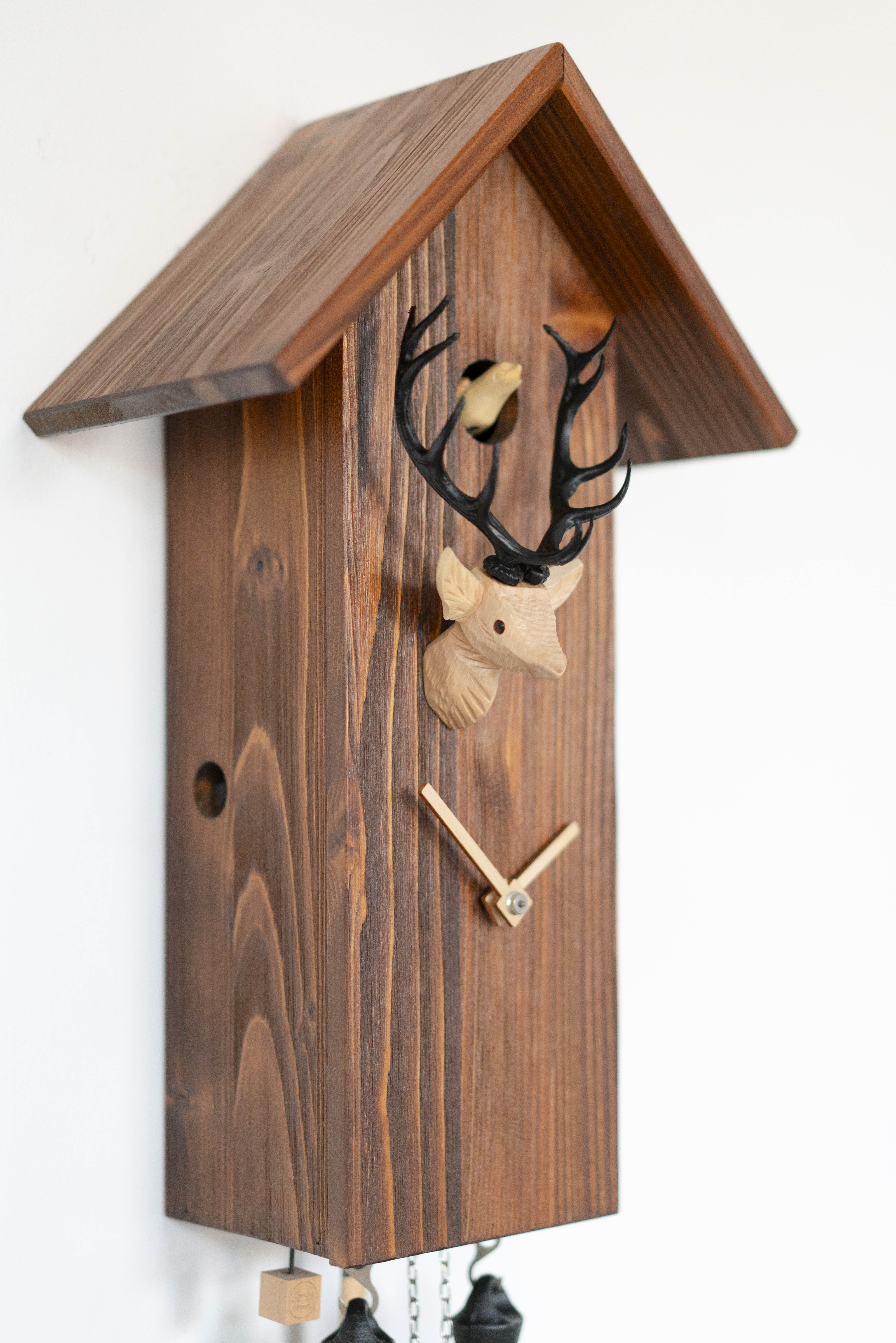 CLASSIC - Design cuckoo clock (red/black/natural wood) Rombach & Haas